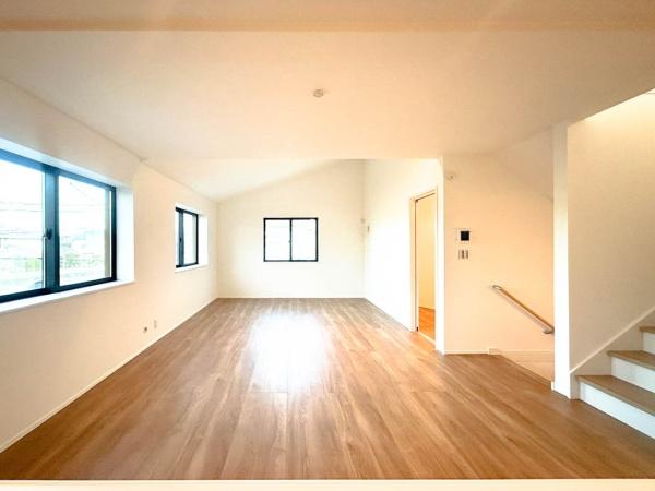 �_�ސ쌧���l�s�����Z�Y5���ڂ̐V�z��ˌ��Ẵ��r���O