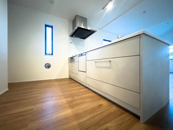 �_�ސ쌧���l�s�����Z�Y5���ڂ̐V�z��ˌ��ẴL�b�`��