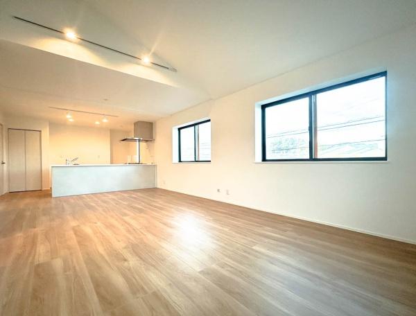 �_�ސ쌧���l�s�����Z�Y5���ڂ̐V�z��ˌ��Ẵ��r���O