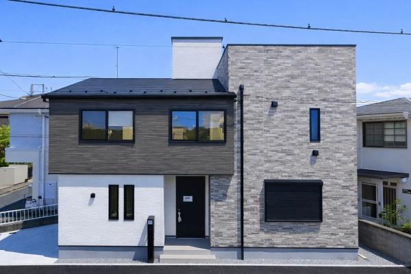 �_�ސ쌧���l�s�����Z�Y5���ڂ̐V�z��ˌ��Ă̑O�ʓ��H�܂ތ��n�ʐ^