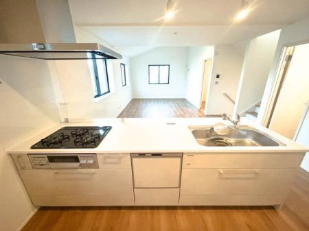 �_�ސ쌧���l�s�����Z�Y5���ڂ̐V�z��ˌ��ẴL�b�`��