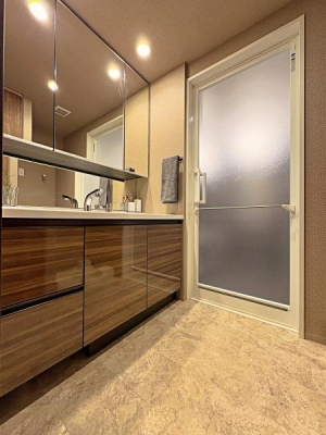 �_�ސ쌧���l�s����r�܂̒��Ã}���V�����̃G���g�����X