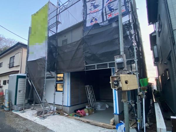 �_�ސ쌧���s�{�O��_�ؖ{��2���ڂ̐V�z��ˌ��Ă̑O�ʓ��H�܂ތ��n�ʐ^