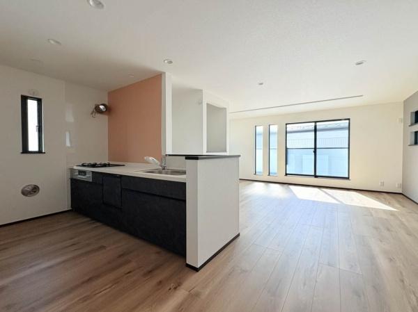 �_�ސ쌧���s�{�O��_�ؖ{��2���ڂ̐V�z��ˌ��Ẵ��r���O