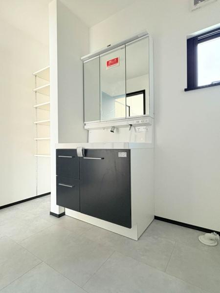 �_�ސ쌧���s�{�O��_�ؖ{��2���ڂ̐V�z��ˌ��Ă̐��ʑ�E���ʏ�