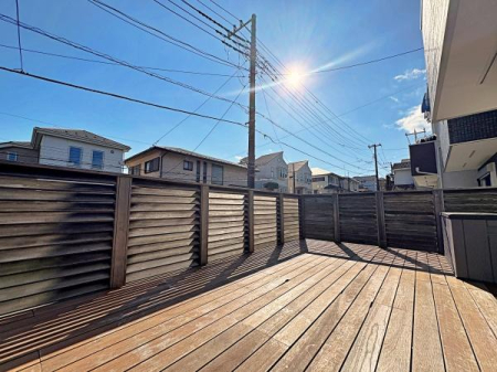 �_�ސ쌧���l�s����撷�l1���ڂ̒��È�ˌ��Ă̑O�ʓ��H�܂ތ��n�ʐ^