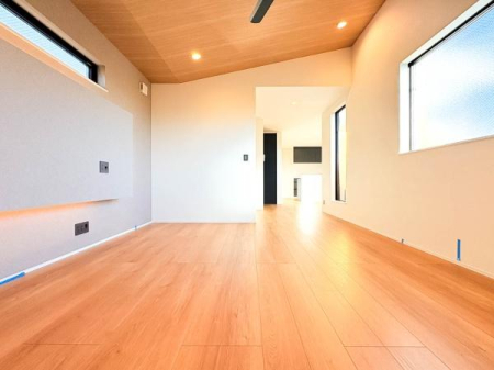 �_�ސ쌧����s�ғ�1���ڂ̐V�z��ˌ��Ẵ��r���O