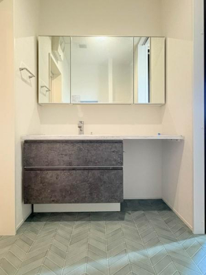 �_�ސ쌧����s�ғ�1���ڂ̐V�z��ˌ��Ă̐��ʑ�E���ʏ�