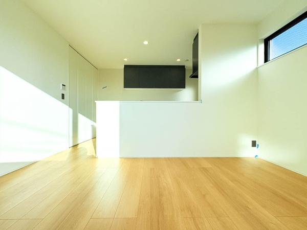 �_�ސ쌧����s�ғ�1���ڂ̐V�z��ˌ��Ẵ��r���O