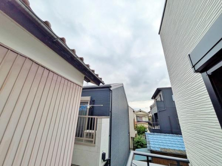 �_�ސ쌧���s������㕽�Ԃ̐V�z��ˌ��Ă̏Z�˂���̒��]�ʐ^