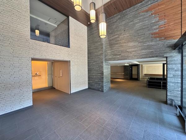 �_�ސ쌧���s�{�O�挢��3���ڂ̒��Ã}���V�����̃G���g�����X