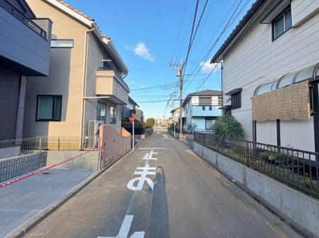 �_�ސ쌧��a�s��a�c�̐V�z��ˌ��Ă̑O�ʓ��H�܂ތ��n�ʐ^