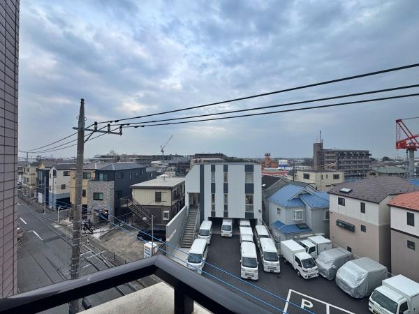 �_�ސ쌧���s�{�O��L�n2���ڂ̒��Ã}���V�����̏Z�˂���̒��]�ʐ^