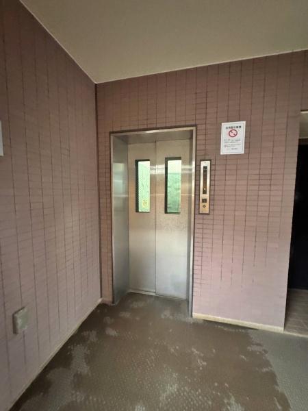 �_�ސ쌧���s�{�O��L�n2���ڂ̒��Ã}���V�����̃G���g�����X