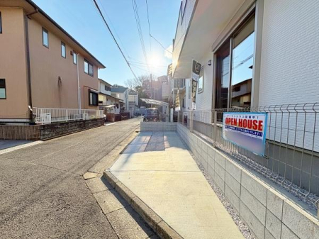 �_�ސ쌧��a�s��a�c�̐V�z��ˌ��Ă̒��ԏ�