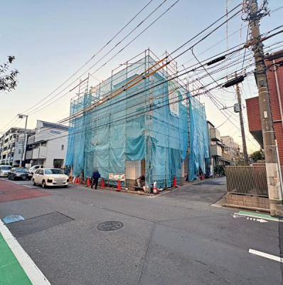 �_�ސ쌧���s�K��Ð쒬�̐V�z��ˌ��Ă̑O�ʓ��H�܂ތ��n�ʐ^