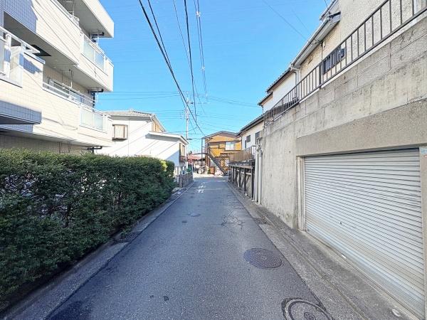 �_�ސ쌧���l�s�˒ˋ�˒˒��̒��È�ˌ��Ă̑O�ʓ��H�܂ތ��n�ʐ^