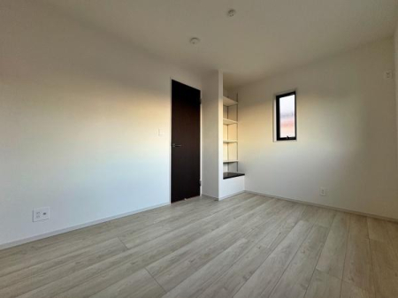 �_�ސ쌧��a�s����5���ڂ̐V�z��ˌ��Ă̎q������