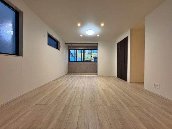 �_�ސ쌧��a�s����5���ڂ̐V�z��ˌ��Ẵ��r���O