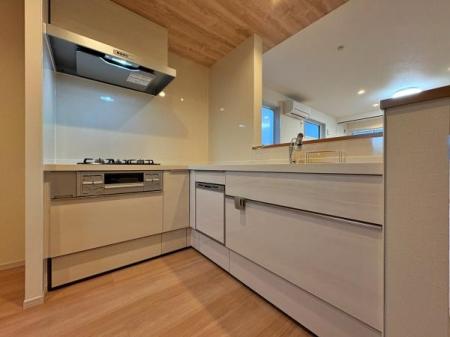 �_�ސ쌧��a�s����5���ڂ̐V�z��ˌ��ẴL�b�`��