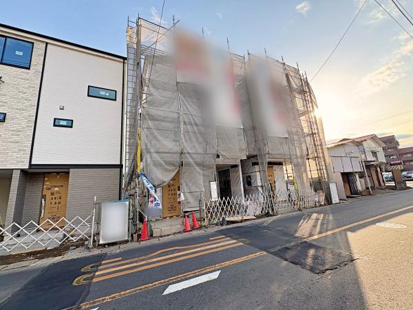 �_�ސ쌧���s�{�O�����2���ڂ̐V�z��ˌ��Ă̑O�ʓ��H�܂ތ��n�ʐ^