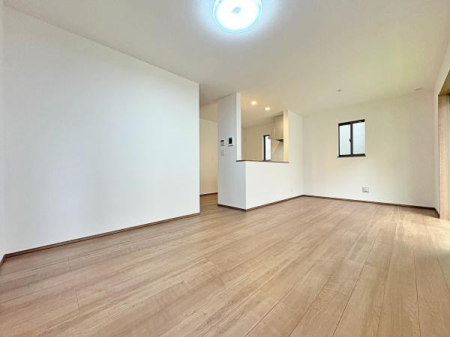 �_�ސ쌧��a�s���ߊԂ̐V�z��ˌ��Ẵ��r���O