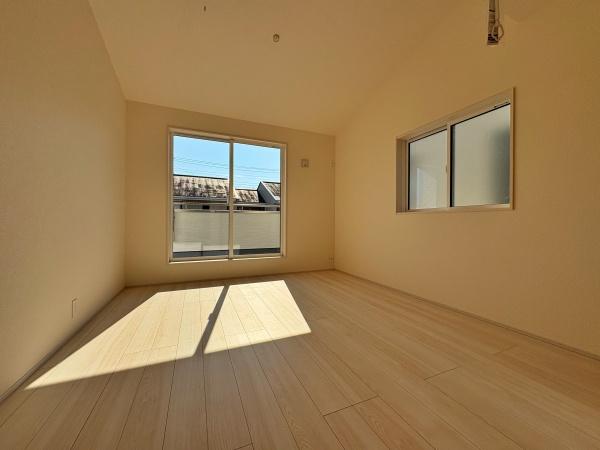 �_�ސ쌧����s���̐V�z��ˌ��Ă̎q������