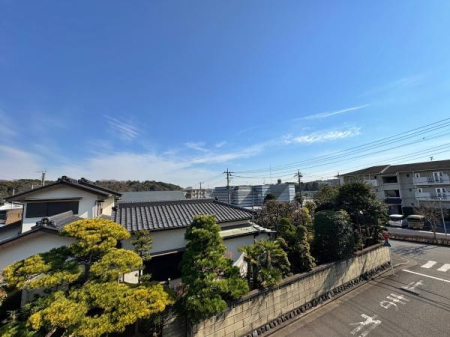 �_�ސ쌧����s���̐V�z��ˌ��Ă̏Z�˂���̒��]�ʐ^