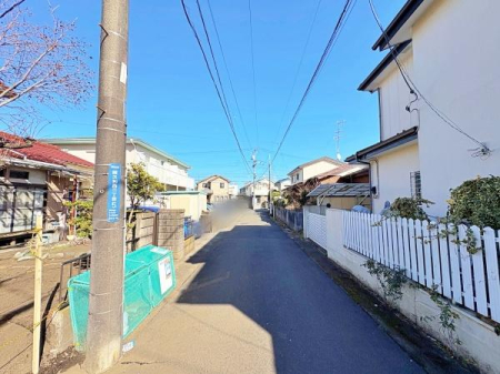 �_�ސ쌧���l�s���J�戢�v�a��2���ڂ̐V�z��ˌ��Ă̑O�ʓ��H�܂ތ��n�ʐ^