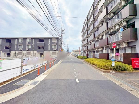 �_�ސ쌧���Ԏs���J��5���ڂ̐V�z��ˌ��Ă̑O�ʓ��H�܂ތ��n�ʐ^