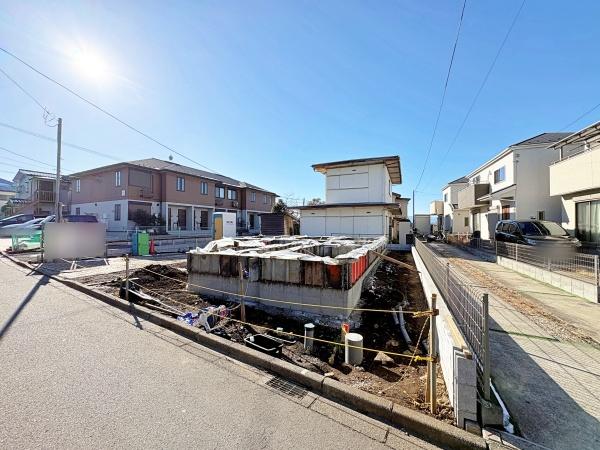 �_�ސ쌧���l�s�˒ˋ擌���쒬�̐V�z��ˌ��Ă̑O�ʓ��H�܂ތ��n�ʐ^