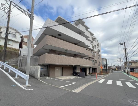 �_�ސ쌧���l�s�����Z�Y2���ڂ̒��Ã}���V�����̌��n�O�ώʐ^