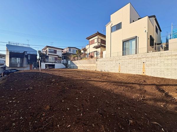 �_�ސ쌧���s�����摽����1���ڂ̓y�n�̑O�ʓ��H�܂ތ��n�ʐ^