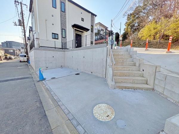 �����s���c�s�����c2���ڂ̐V�z��ˌ��Ă̒��ԏ�