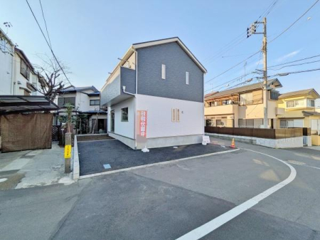 �����s���c�s������7���ڂ̐V�z��ˌ��Ă̑O�ʓ��H�܂ތ��n�ʐ^