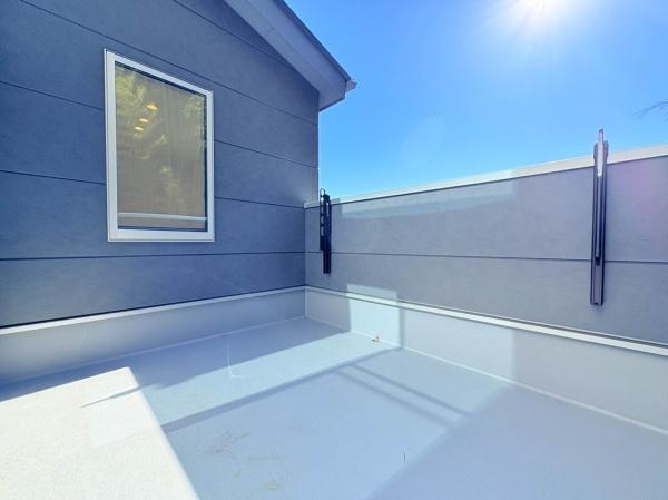 �_�ސ쌧���l�s�h��ѓ����̐V�z��ˌ��Ă̑O�ʓ��H�܂ތ��n�ʐ^