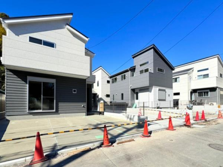 �_�ސ쌧���l�s�h��ѓ����̐V�z��ˌ��Ă̑O�ʓ��H�܂ތ��n�ʐ^