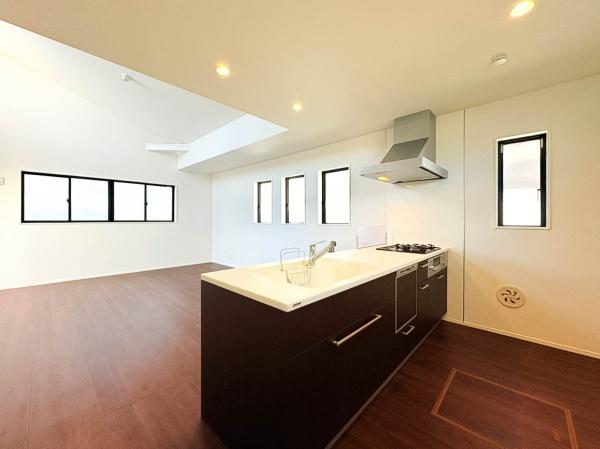 �_�ސ쌧���q�s��4���ڂ̐V�z��ˌ��ẴL�b�`��