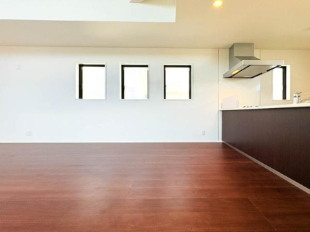 �_�ސ쌧���q�s��4���ڂ̐V�z��ˌ��Ẵ��r���O