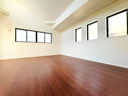 �_�ސ쌧���q�s��4���ڂ̐V�z��ˌ��Ẵ��r���O