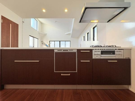 �_�ސ쌧���q�s��4���ڂ̐V�z��ˌ��ẴL�b�`��