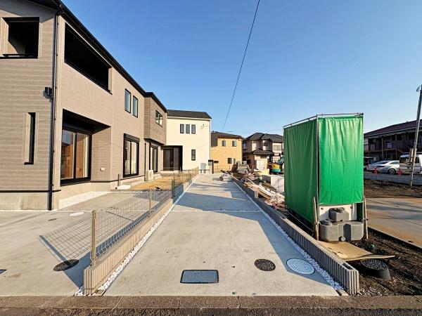 �����s���c�s�ؑ]��3���ڂ̐V�z��ˌ��Ă̑O�ʓ��H�܂ތ��n�ʐ^