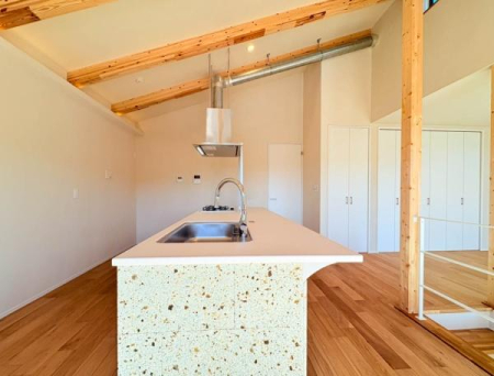 �_�ސ쌧���q�s����2���ڂ̐V�z��ˌ��ẴL�b�`��