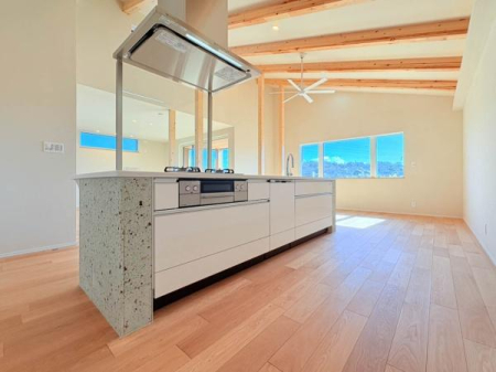 �_�ސ쌧���q�s����2���ڂ̐V�z��ˌ��ẴL�b�`��