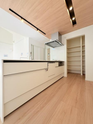 �_�ސ쌧���q�s��L4���ڂ̐V�z��ˌ��Ẵ��r���O