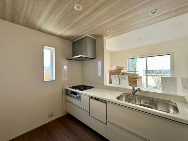 �_�ސ쌧���q�s�����5���ڂ̐V�z��ˌ��ẴL�b�`��