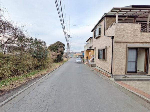 �_�ސ쌧���l�s�_�ސ��H�򒬂̒��È�ˌ��Ă̑O�ʓ��H�܂ތ��n�ʐ^