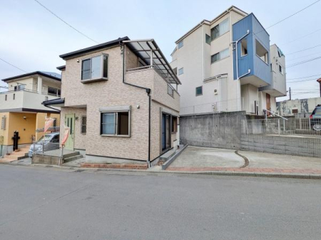 �_�ސ쌧���l�s�_�ސ��H�򒬂̒��È�ˌ��Ă̑O�ʓ��H�܂ތ��n�ʐ^