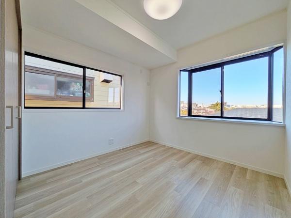 �_�ސ쌧����s���������J4���ڂ̒��È�ˌ��Ă̐Q��