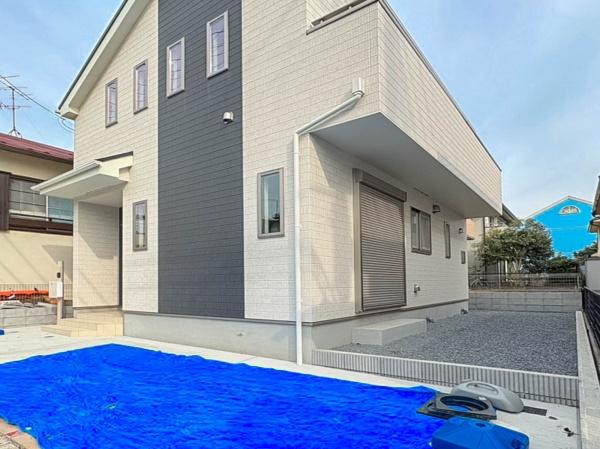 �_�ސ쌧���s�{�O�擌�L�n3���ڂ̐V�z��ˌ��Ă̑O�ʓ��H�܂ތ��n�ʐ^